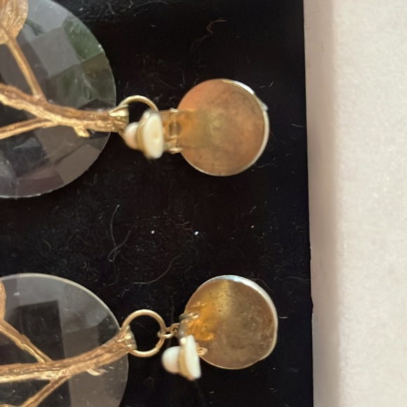 Source Unknown Gold and Clear Leaf Dangle Earrings - Picture 3 of 5